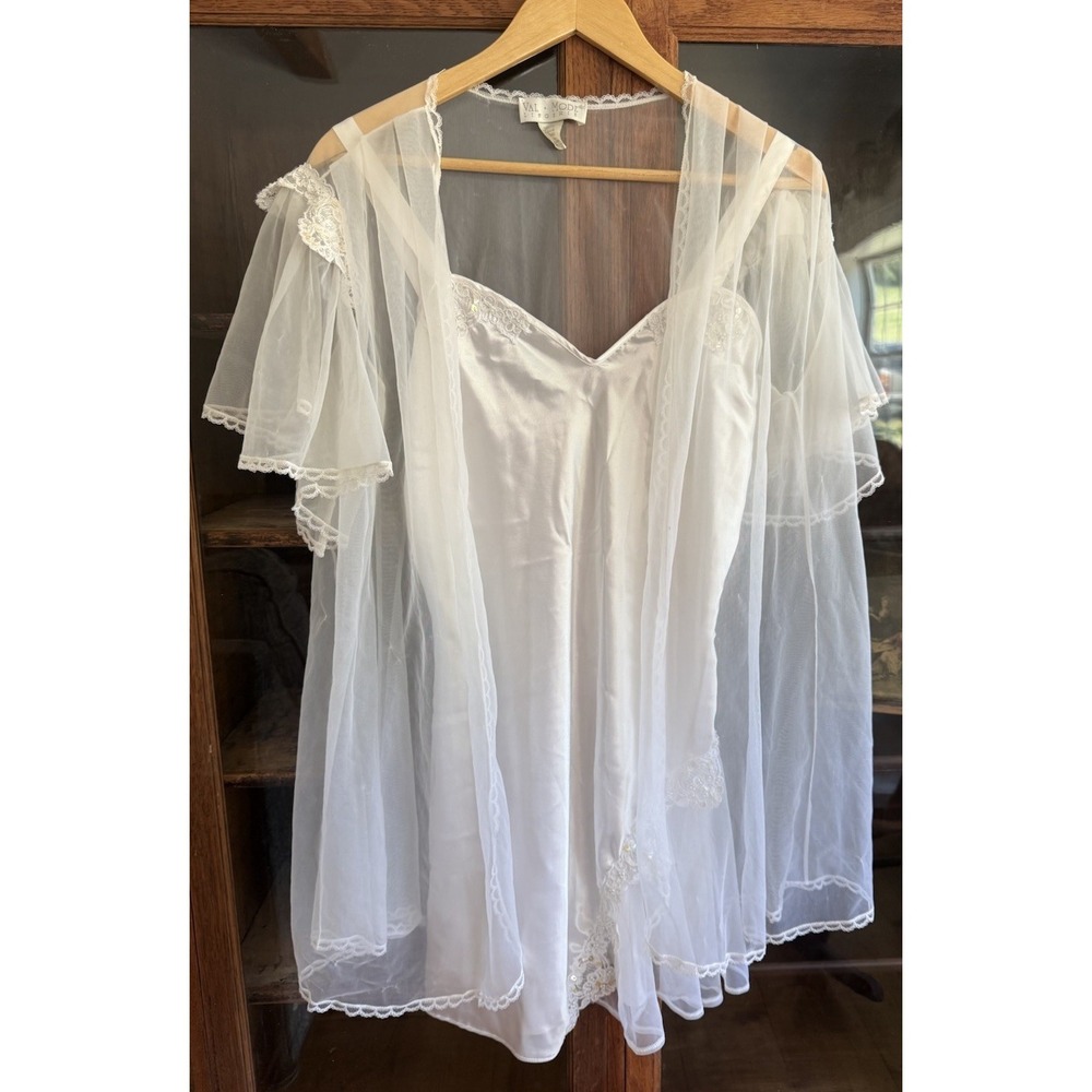 Val Mode Sheer Lace Beaded Nightgown Peignoir Set White Bridal Medium Vintage